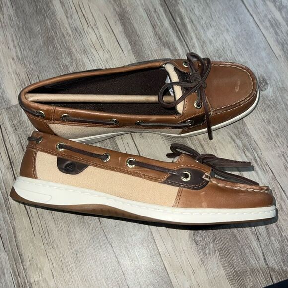 Sperrys  - Picture 1 of 3
